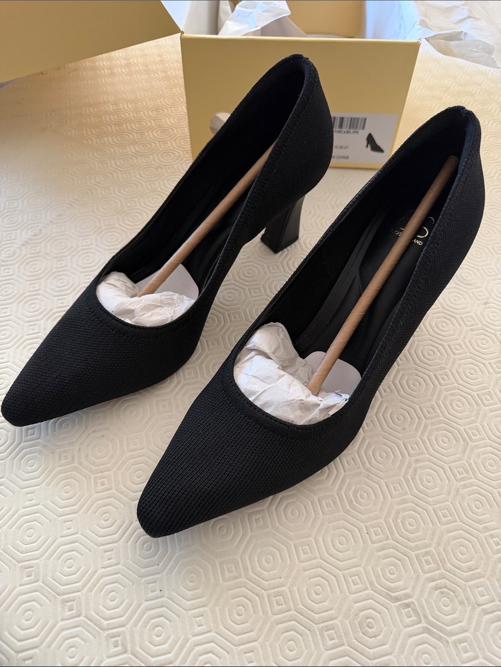Cosy Island SerenTouch Black Pointed Toe Heeled Pump Size 8.5 NIB